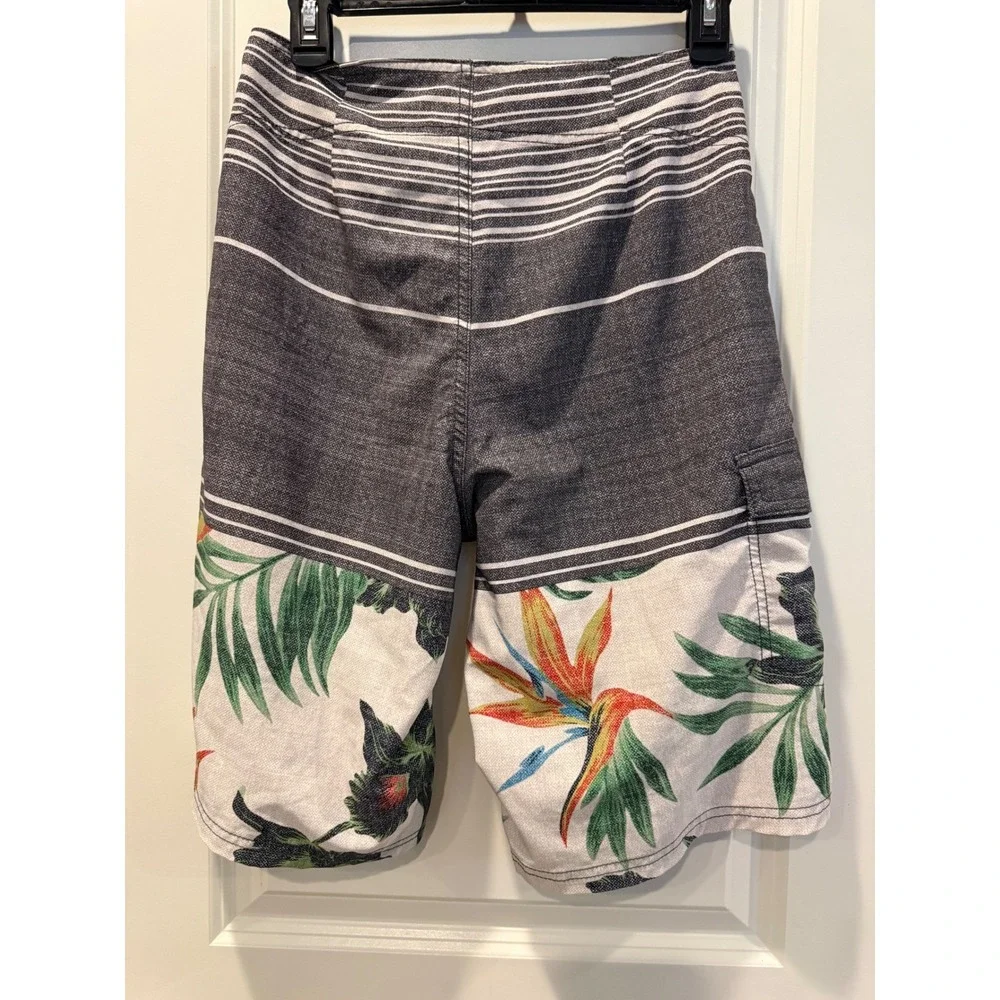 Mossimo Supply Co Mens Grey Striped Tropical Floral Board‎ Shorts Size 28 Swim